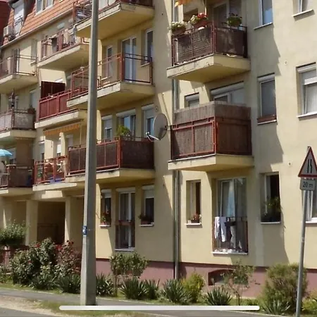 Repter Koezeli Lakas Panoramaval Apartament *